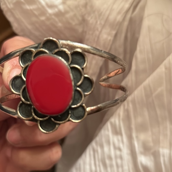 Vintage Mexico* Silver Cuff Bracelet w red stone/ coral** - Picture 5 of 7